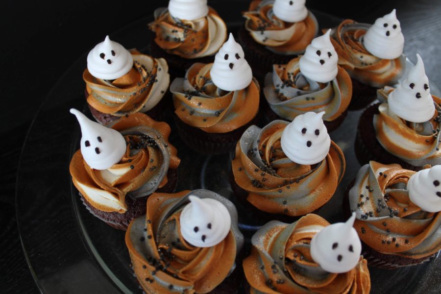 Opskrift på nemme Halloween muffins med vaniljefrosting